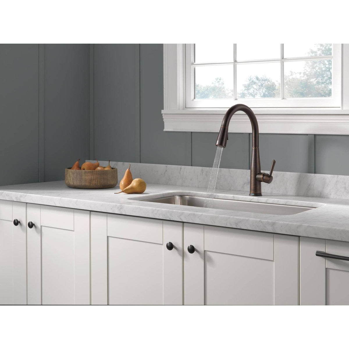 Chrome Single Handle Pull-Down Kitchen Faucet R857592