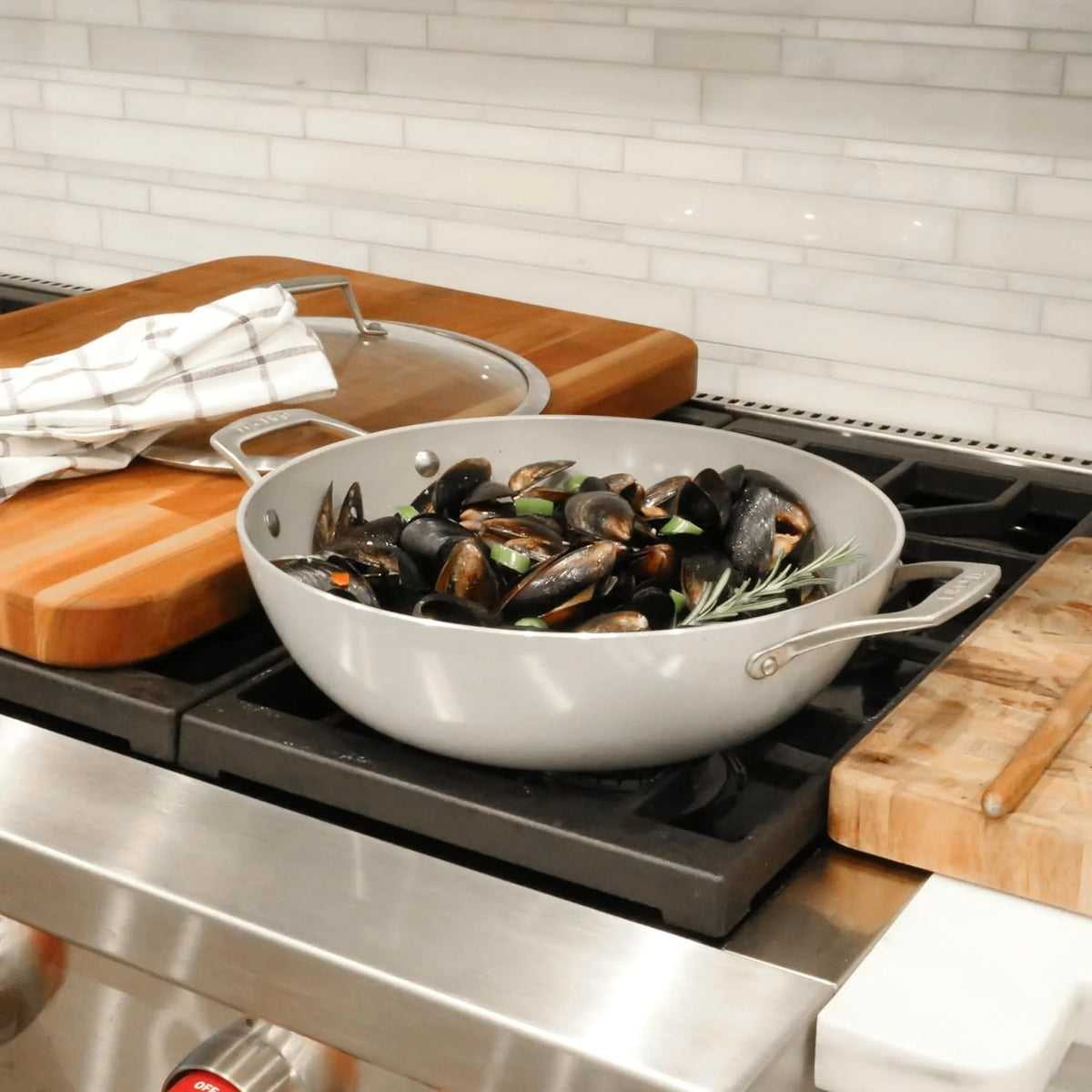 5 Qt Ceramic Nonstick Chef Pan With Cover C347433