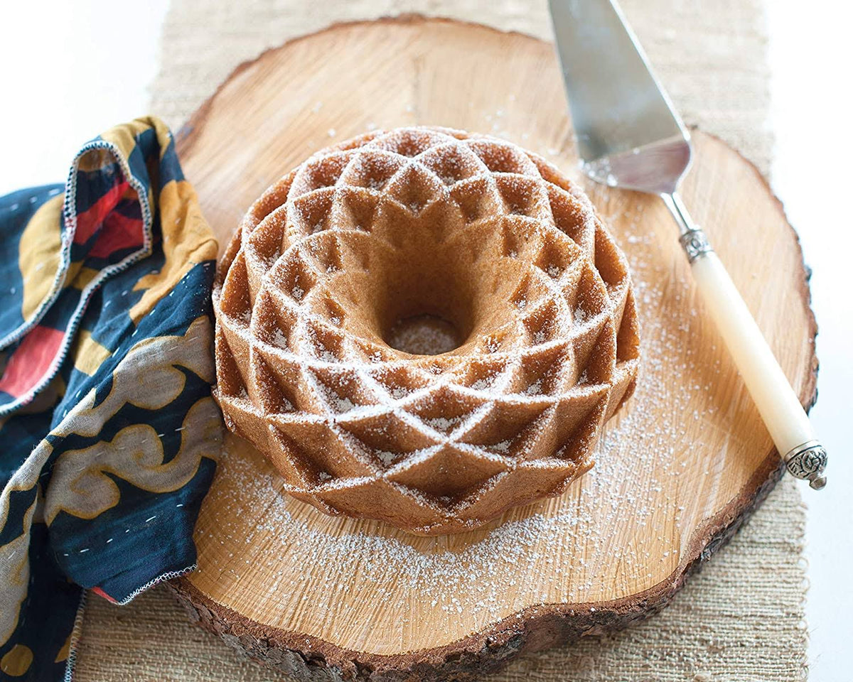 Silver Bundt Cake Pan U984