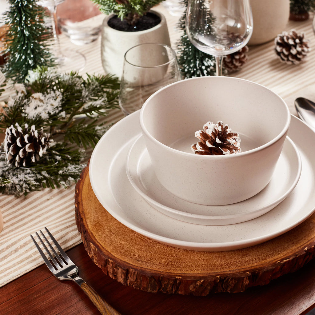 32-Piece Snow White Stoneware Dish Set U6693