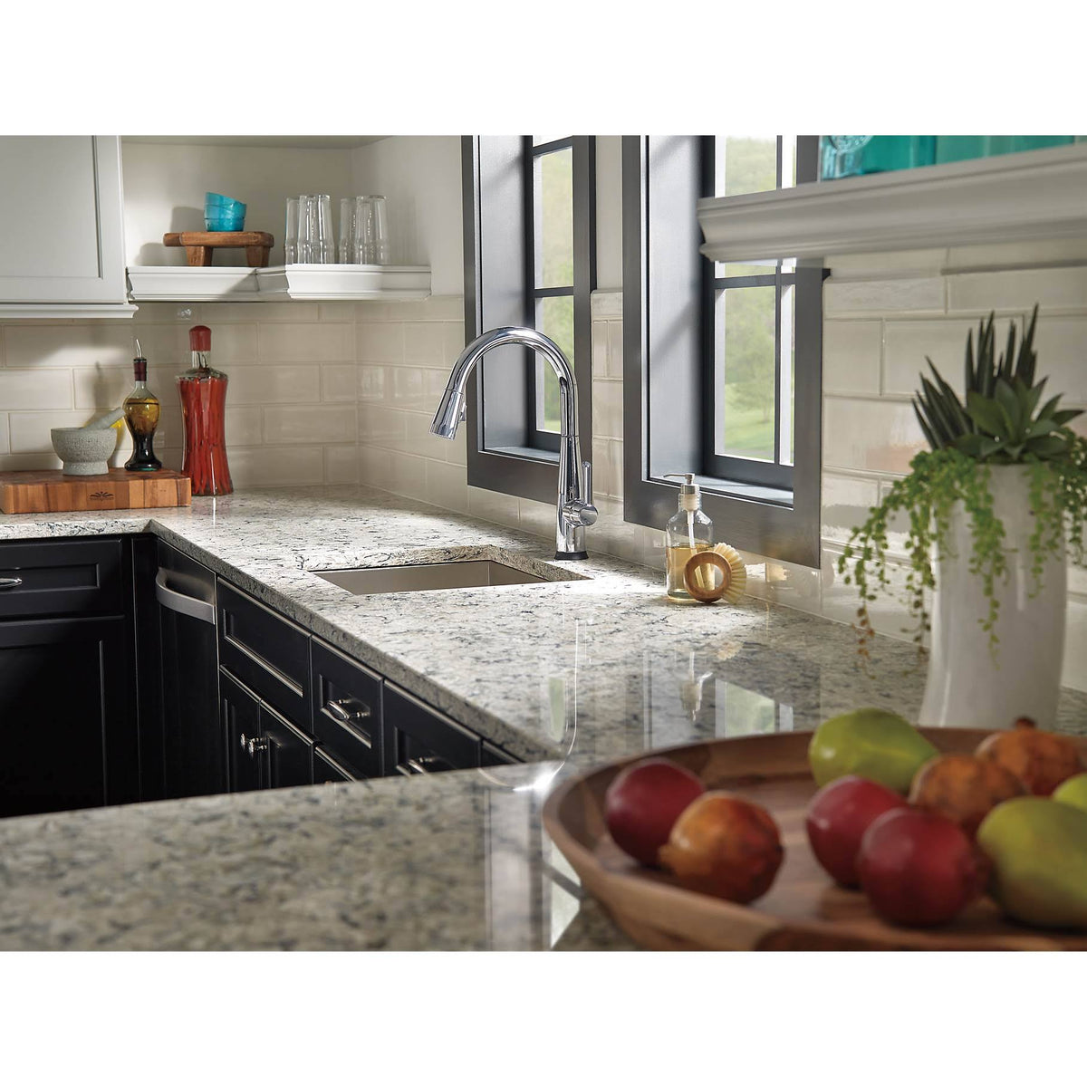 Chrome Single Handle Pull-Down Kitchen Faucet R857592