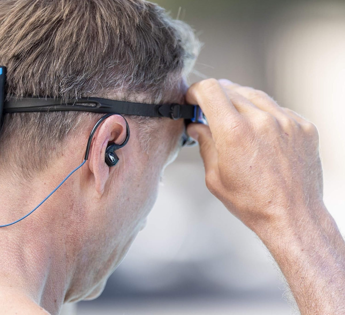 Waterproof IPX8 In-Ear Stereo Earbuds Q572