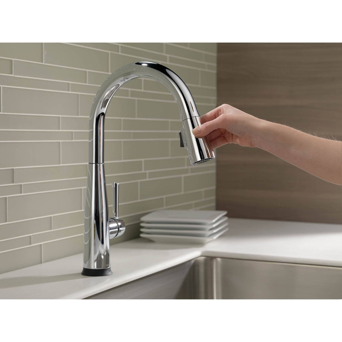 Chrome Single Handle Pull-Down Kitchen Faucet R857592