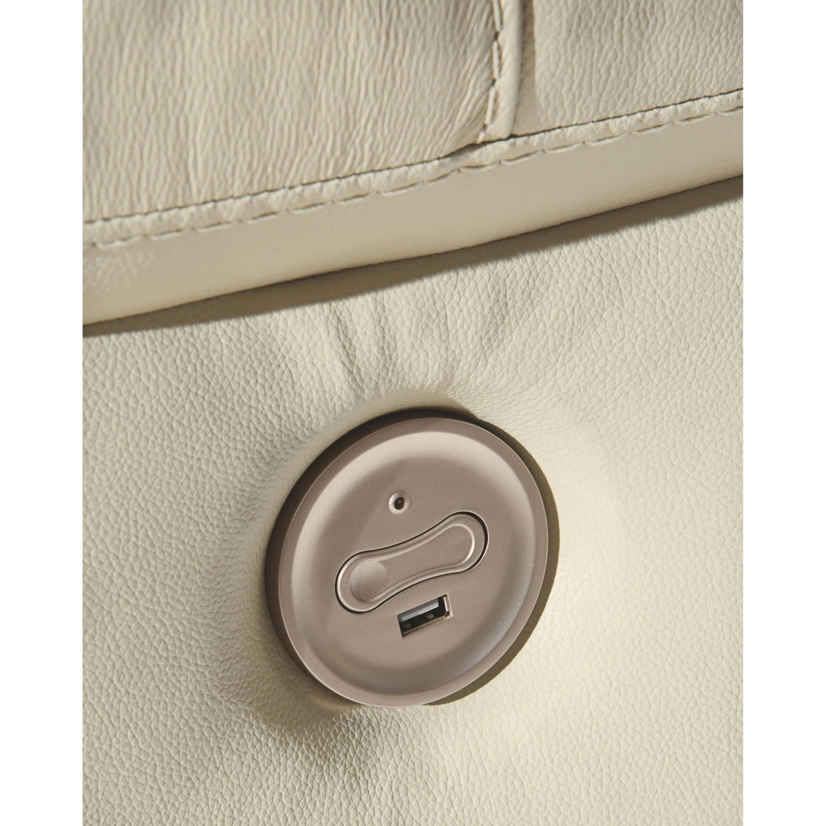 Cream Power Rocker Recliner I815581